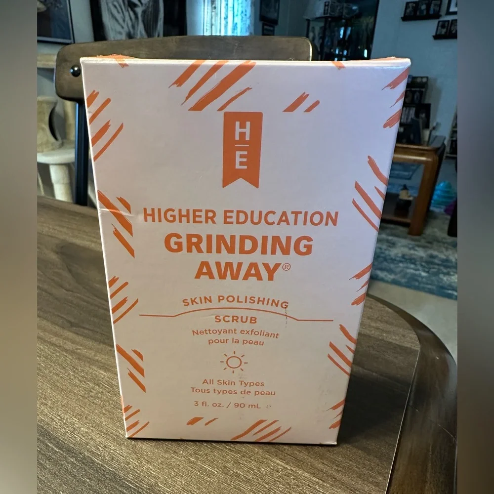 Higher Education Skincare 'Grinding Away' Skin Polishing Scrub - Picture 2 of 4